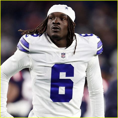 The Highest Paid Dallas Cowboys Football Players, Ranked From Lowest to ...