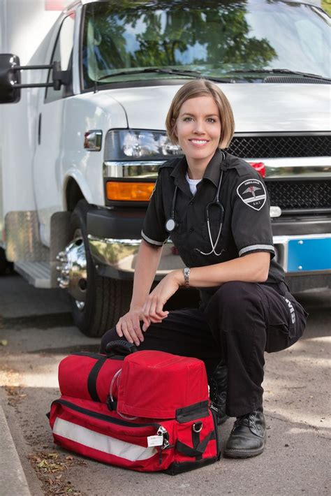 Female firefighter, Paramedic, Emt uniform