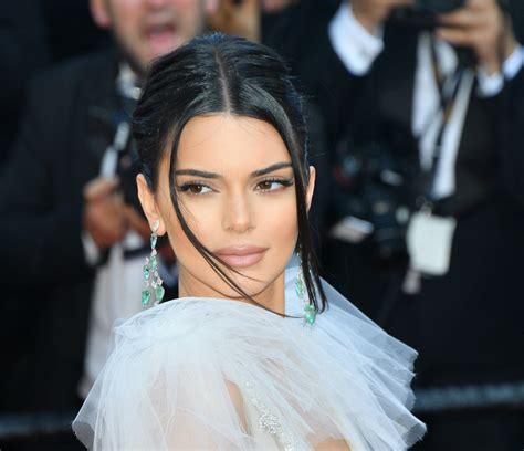 Kendall Jenner Reveals the Simple Way She Overcame Her Acne Struggles