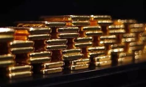 Chief Minister Of Tamil Nadu's Plan To Turn Temple Jewellery Into Gold Bars