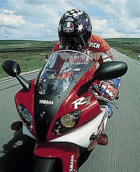 YAMAHA R7 (1999-2000) Review | MCN