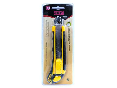 Joy Cutter Auto Load 3 Blades Assorted 18mm | Office Warehouse, Inc.