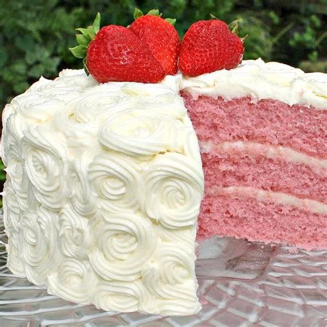 Strawberry Cake {A Scratch Recipe} - My Cake School