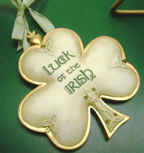 Kinnaird Bagpipes - Shamrock Ceramic Hanging Ornament | Irish christmas, Hanging ornaments ...