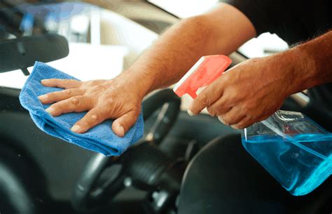 Process of Cleaning Car Windshield with Vinegar - Do It Yourself