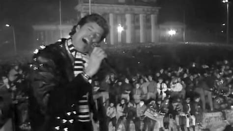 Throwback: David Hasselhoff's legendary performance in Berlin at The ...