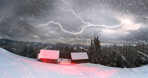 Thunder, Lightning... and SNOW? - Farmers' Almanac - Plan Your Day ...