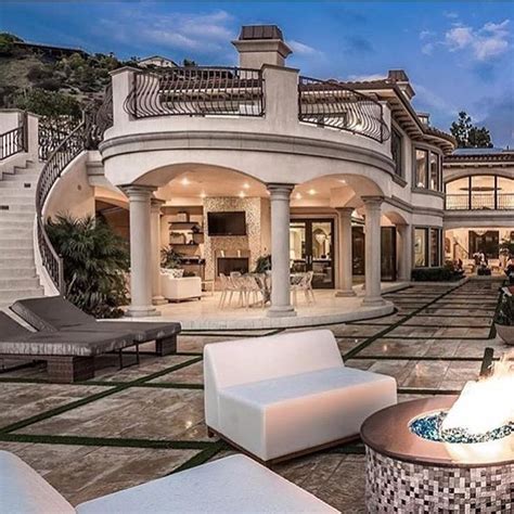 @mega_mansions on Instagram: “Stunning Hollywood Hills Home | Via: @lux.interiors” | Luxury ...