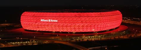 Datei:Allianz arena at night Richard Bartz.jpg – Wikipedia