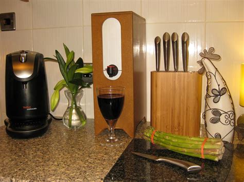 Vinebox: The VINEBOX ,Bag in a Box wine dispenser,Coming soon