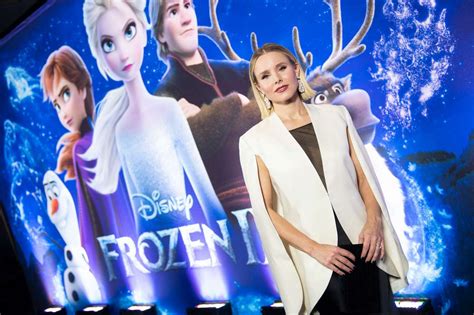 Kristen Bell - Frozen 2 Photocall in Toronto-09 | GotCeleb