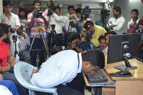 Man makes a new Guinness World Record for fastest typing with his nose