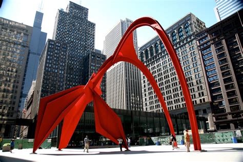 12 Flamingo(1973) By Alexander Calder Steel structure 50톤의 스틸 구조물과 빨간색으로 생동감을 표현한 이 작품은 작가의 이름을 ...