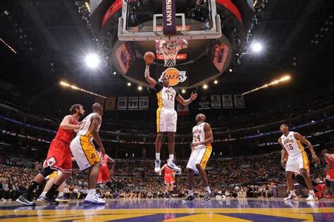 3/10/13 Lakers vs. Bulls Gallery Photo Gallery | NBA.com