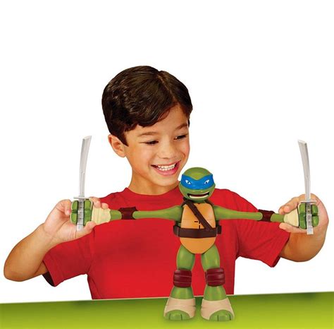 Best Of Teenage Mutant Ninja Turtles - Stretch 'N' Shout Leonardo Figure | Ninja turtles ...