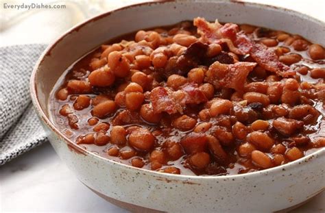 Slow Cooker Boston Baked Beans: Classic American Recipe