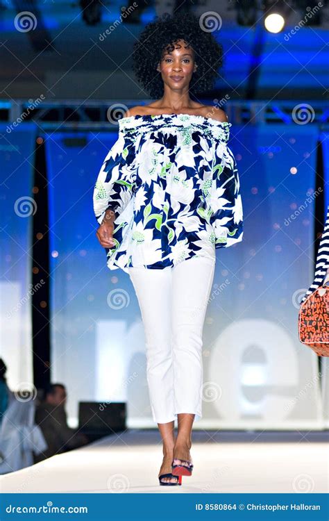 Saks Fifth Avenue Fashion Show Editorial Stock Image - Image of ...