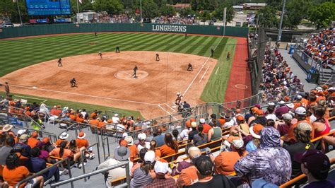 Texas softball looks to single-handedly eliminate Texas A&M