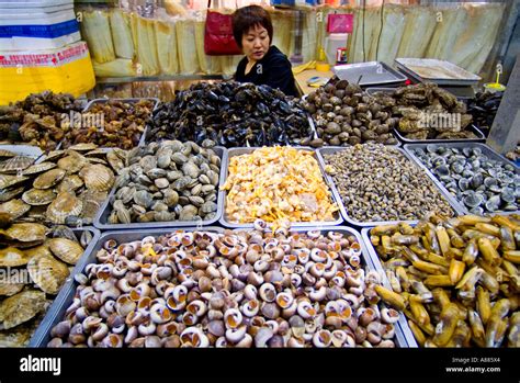 Asia China Beijing Pearl Market Shellfish Stock Photo: 6868067 - Alamy