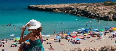 Top Beaches in Syracuse, Sicily - Villas Holiday Rentals - Massimo Villas