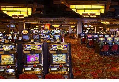 Diamond Jo Dubuque - slots | DiamondJoDubuque.com | Dubuque, Iowa, Pai ...