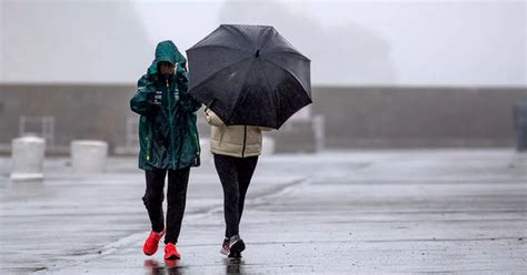 Storm Isha LIVE Ireland weather updates as Met Eireann issues warning - Irish Mirror Online