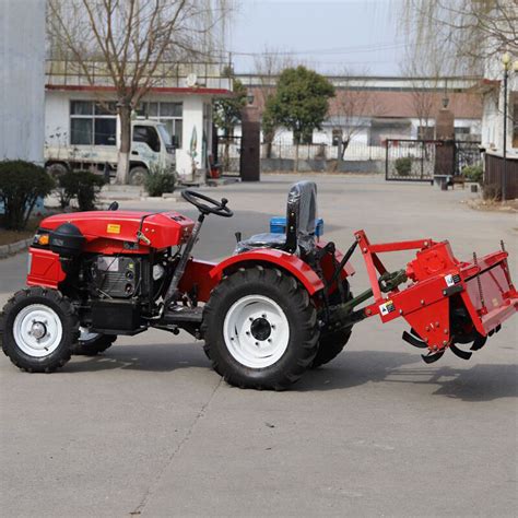 tractor de granja usado 25HP de la maquinaria de la agricultura pequeño con la sembradora ...