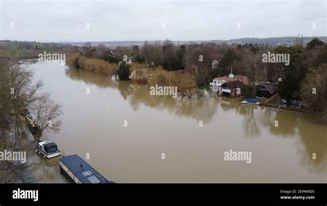 Cookham Flooding 2021 Stock Photo - Alamy