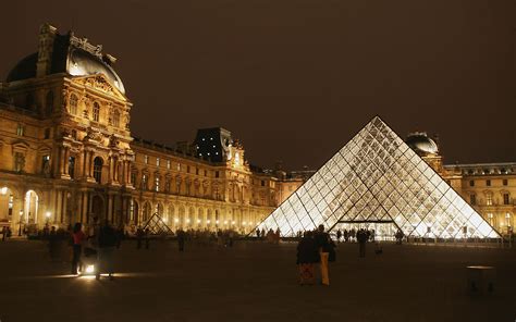 Paris’ World-Famous Louvre Museum Set To Reopen Amid Pandemic | The Daily Caller