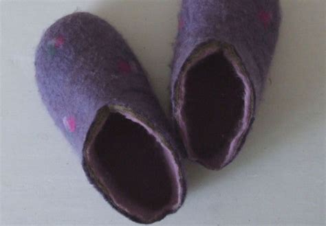 How to make felt slippers - From Britain with Love | Felted slippers, Knitting patterns, Free ...