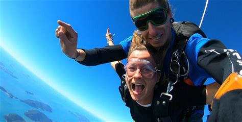 Skydive Airlie Beach | Whitsundays Day Tours | AirlieBeach.com