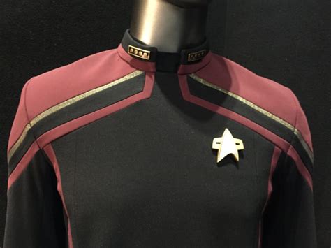 Star Trek: Picard Starfleet uniform – TrekMovie.com