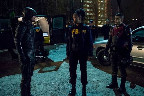 Arrow Season 6: 12 Images from the Upcoming Season Finale