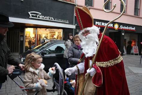 Popular German Christmas Traditions - Page 2 of 7 - German USA | St nicholas day, German ...