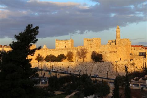 Jerusalem Old City Wall Stock Photo - Download Image Now - Archaeology ...