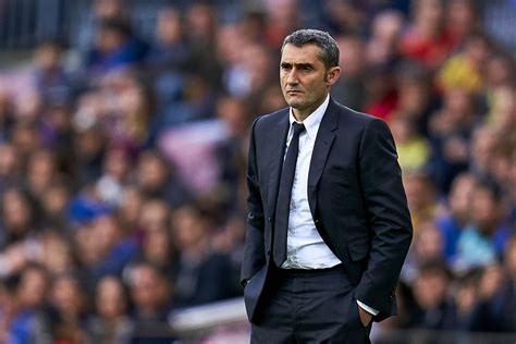 Barcelona, Ernesto Valverde'yi görevden aldı