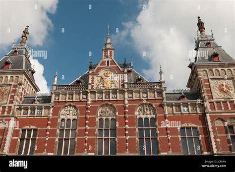 amsterdam central station Stock Photo - Alamy