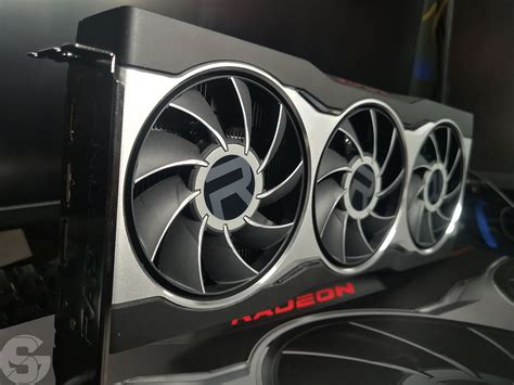 AMD Radeon RX 6800 Unboxing