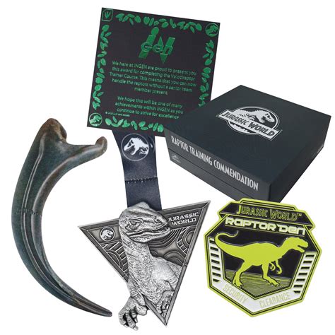 Jurassic World Raptor Training Commendation Set – Fanattik