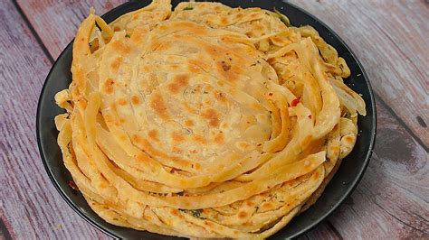 Crispy Garlic Paratha Recipe | Multilayered Garlic Paratha Recipe | Toasted - YouTube