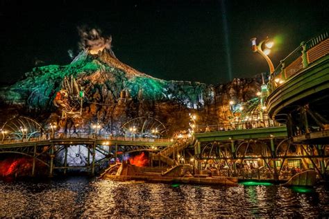 10 Reasons Why Everyone Should Visit Disney Sea Tokyo Right Now ...