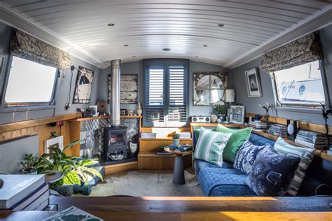 Houseboat Interior Design - DecorBuddi