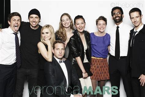 The Veronica Mars cast with fans I think. Honestly I have no clue, but really cool photo ...