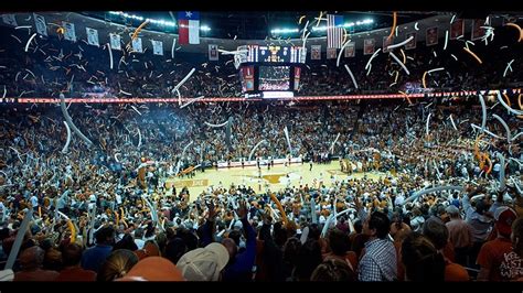 Texas Longhorns men's basketball makes AP Top 25 | kvue.com