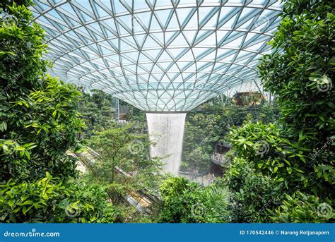 The Rain Vortex at Jewel Changi Airport, Singapore. Stock Photo - Image ...