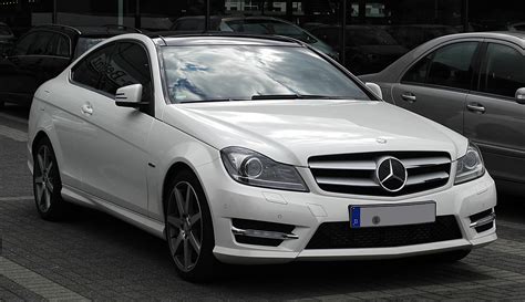 File:Mercedes-Benz C 250 CDI BlueEFFICIENCY Coupé Edition 1 (C 204 ...