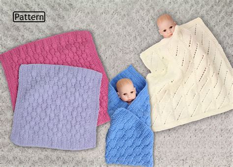 Knitting Pattern for 2 Dolls Blankets 4 Sizes to fit - Etsy España