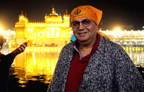 Subhash Ghai paying obeisance at golden temple