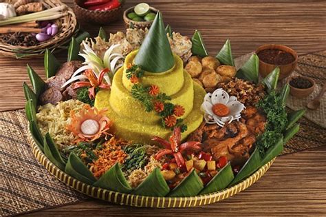 Tips Mudah Membuat Tumpeng Nasi Kuning Yang Enak, Anti Gagal!