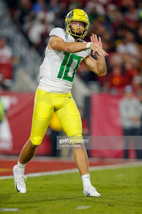 Justin Herbert - Oregon Ducks Quarterback